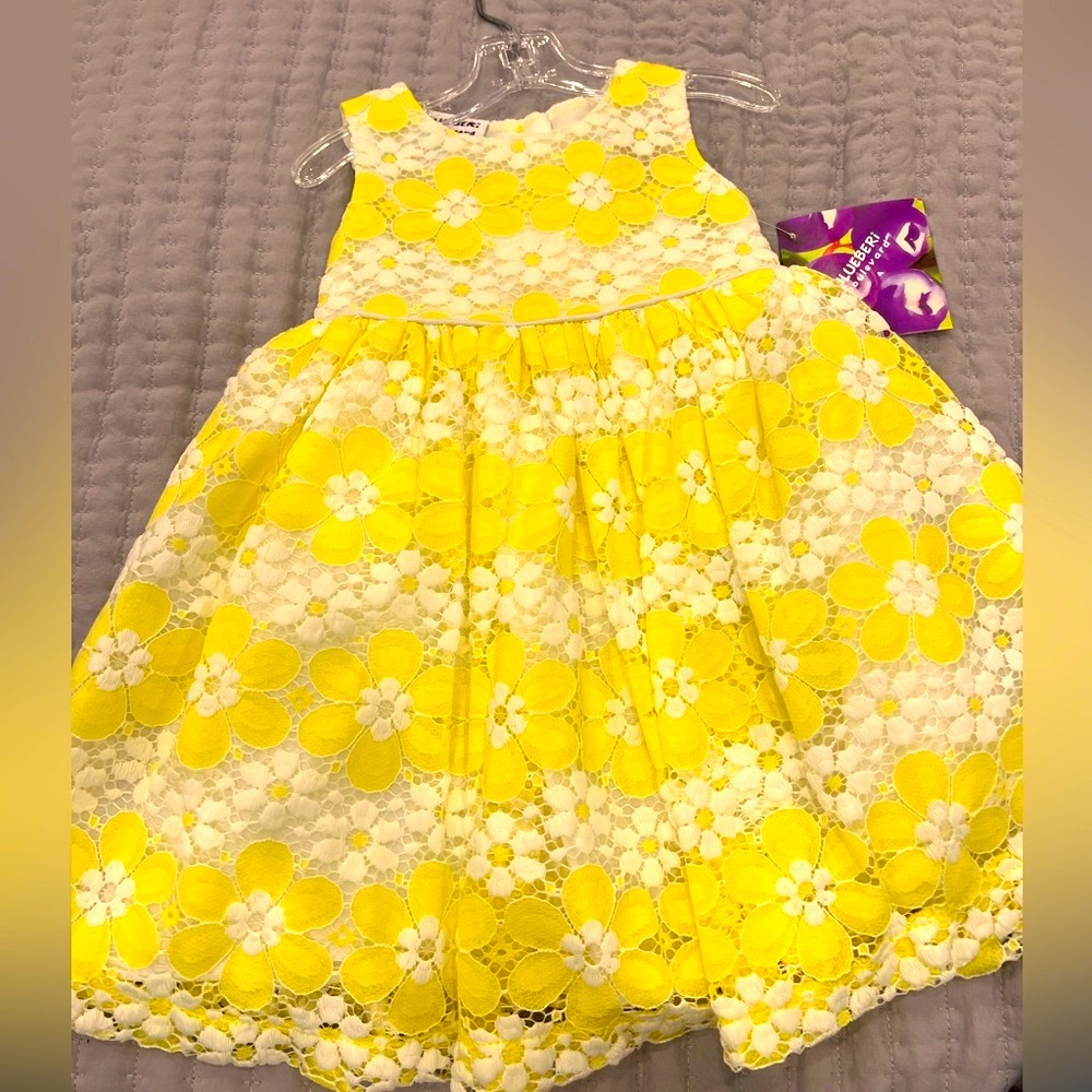 Gorgeous, yellow dress size 18 months